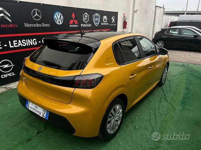 Usata Peugeot 208 Allure 75 CV (55 kW) 2023 Giallo Utilitaria