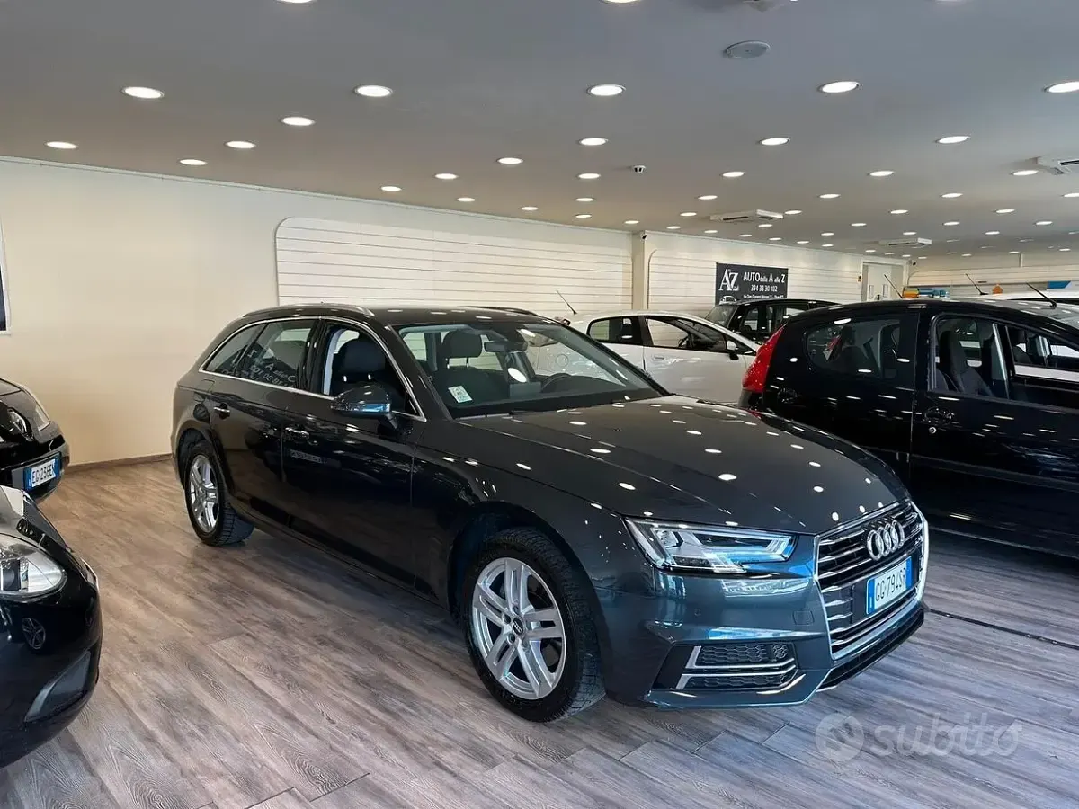 Usado Audi A4 170 CV (125 kW) 2019 Gris Familiar