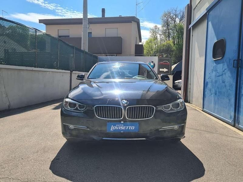 Usata BMW 330 Luxury Line 258 CV (189 kW) 2013 Nero metallizzato Station wagon