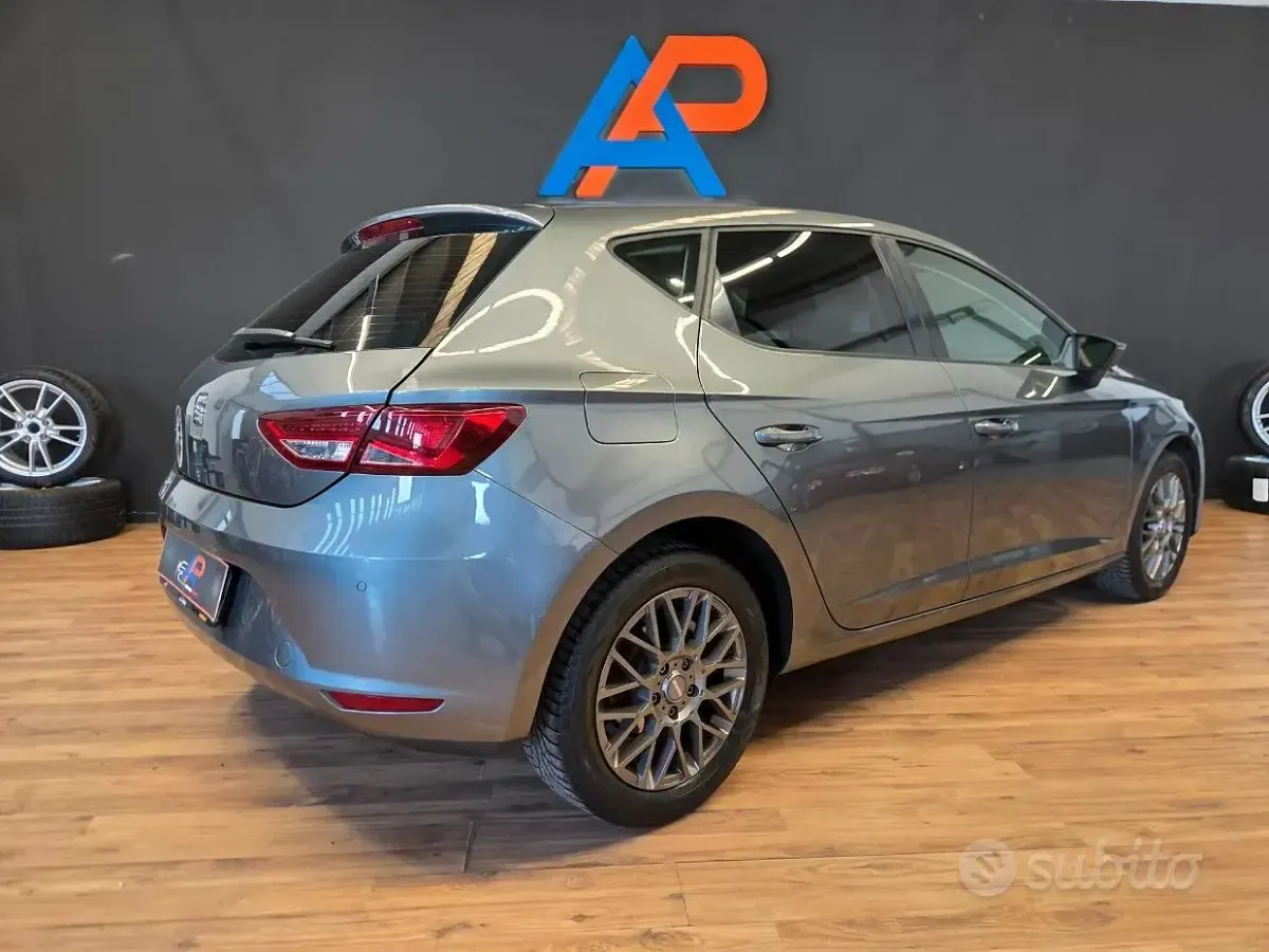 Usata Seat Leon Business 110 CV (80 kW) 2016 Grigio Berlina