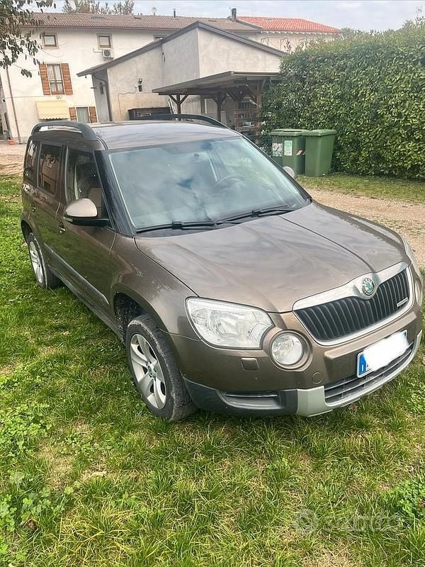 Marrone Usata 2013 Skoda Yeti SUV | 5000 € (Ottimo prezzo) - Immagine 1/4