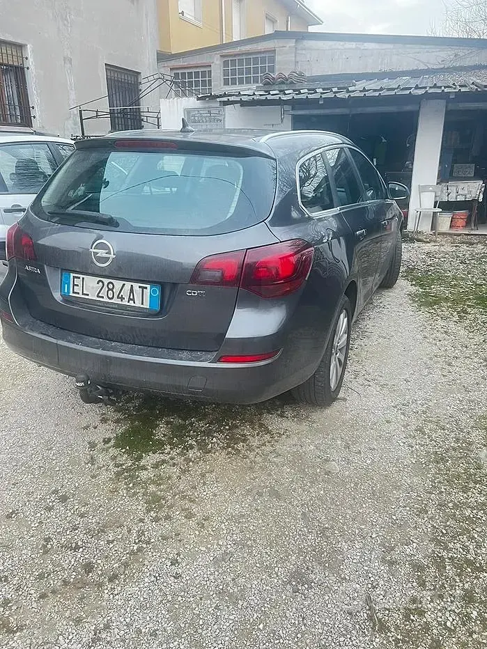 Usata Opel Astra 125 CV (91 kW) 2012 Station wagon