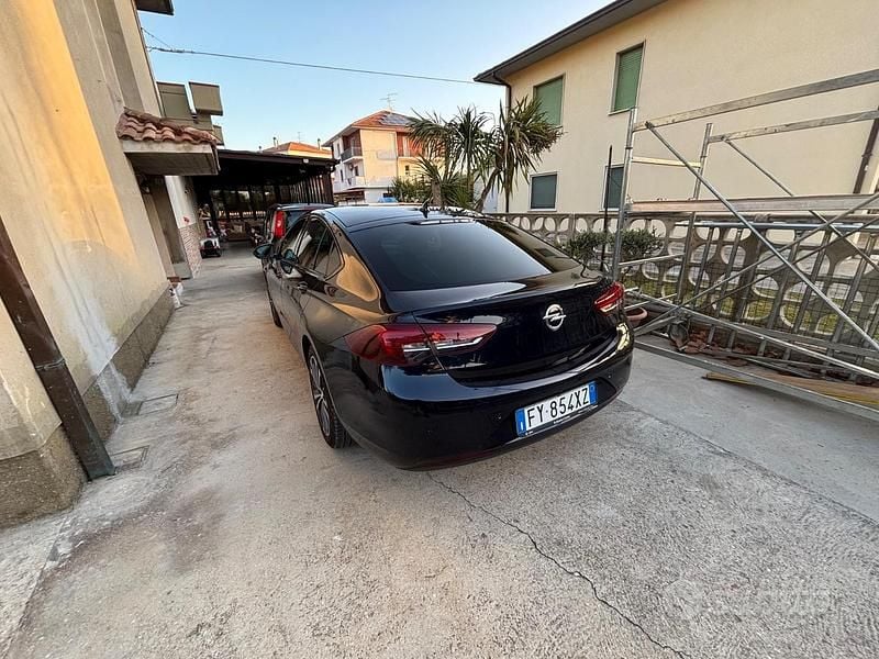 Usata Opel Insignia 110 CV (80 kW) 2019 Berlina