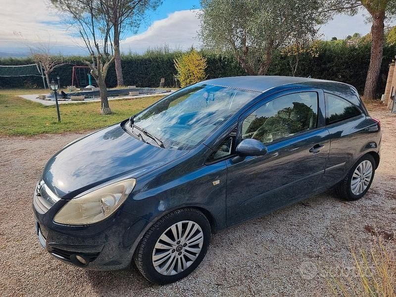 Usata Opel Corsa 2008 Blu Utilitaria