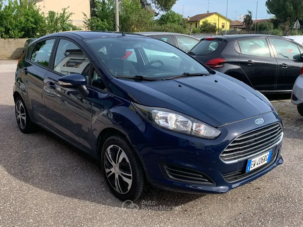 Begagnad Ford Fiesta Business Edition 80 HK (58 kW) 2014 Blå Halvkombi
