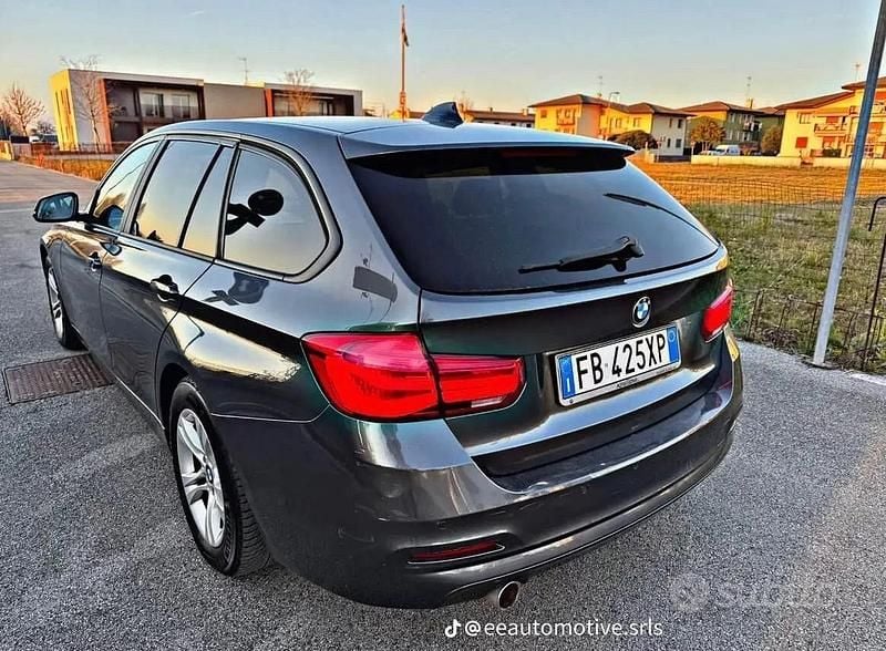 Usata BMW 318 Advantage 150 CV (110 kW) 2015 Grigio Berlina
