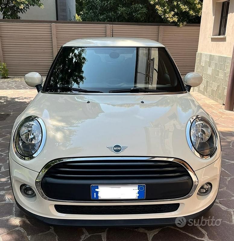 Usata Mini ONE 75 CV (55 kW) 2019 Bianco Utilitaria