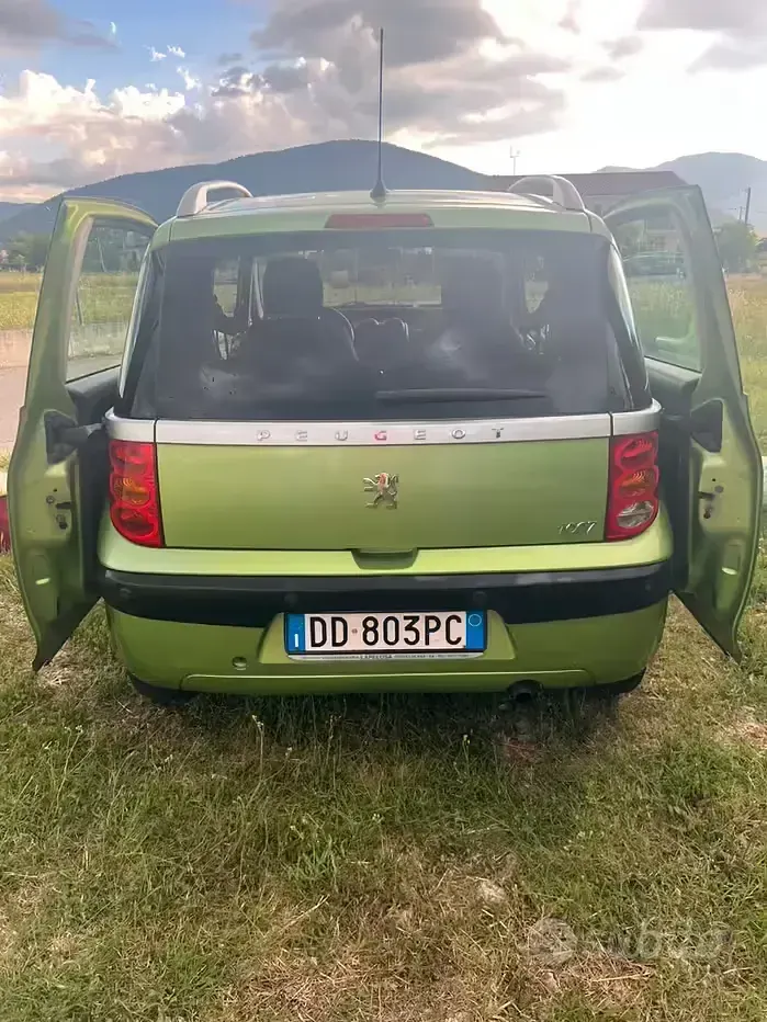 Usata Peugeot 1007 68 CV (50 kW) 2006 Verde Monovolume