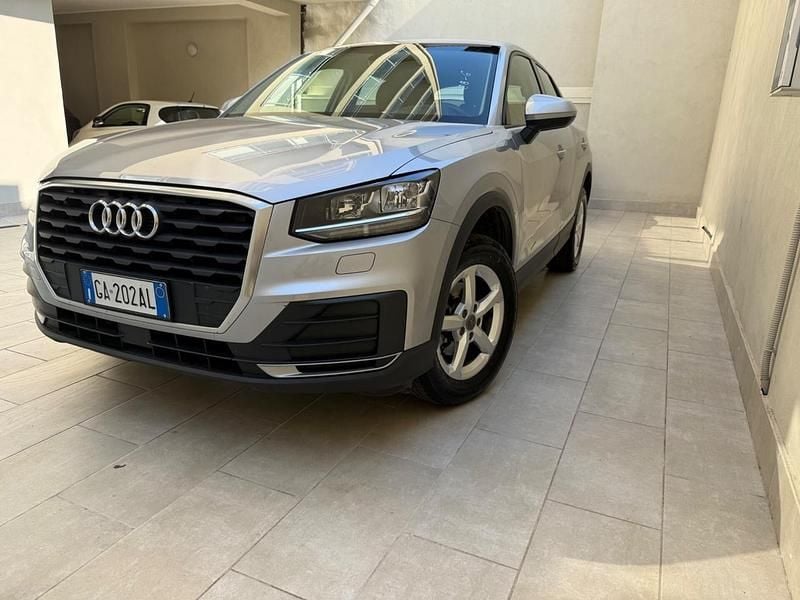 Usata Audi Q2 116 CV (85 kW) 2019 Argento SUV