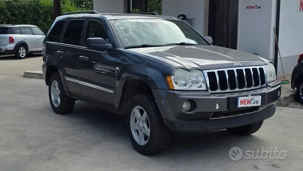 Usata Jeep Grand Cherokee 218 CV (160 kW) 2006 Grigio SUV