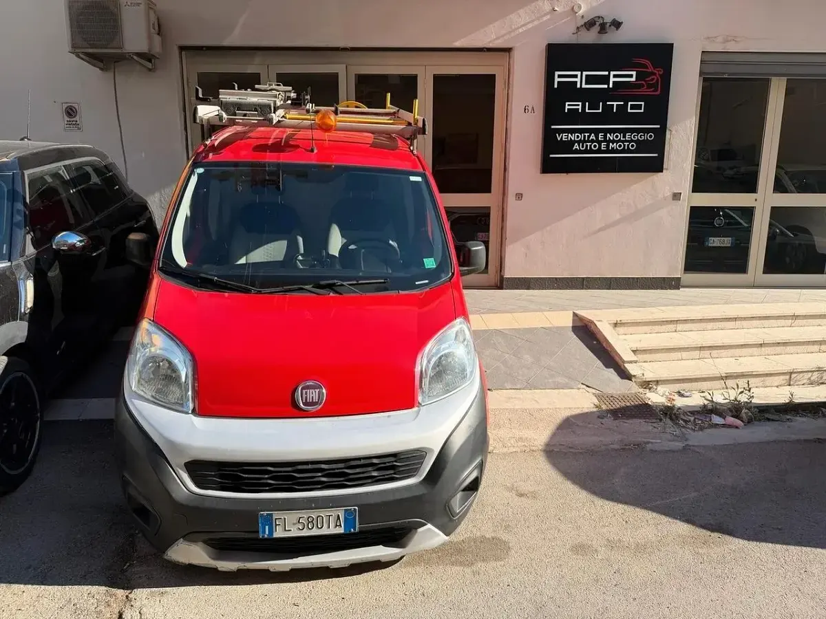 Usata Fiat Fiorino Trekking 80 CV (58 kW) 2017 Rosso Monovolume