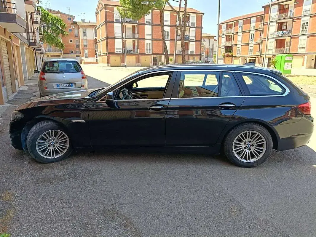 Usata BMW 520 Efficient Dynamics 190 CV (139 kW) 2015 Nero Station wagon