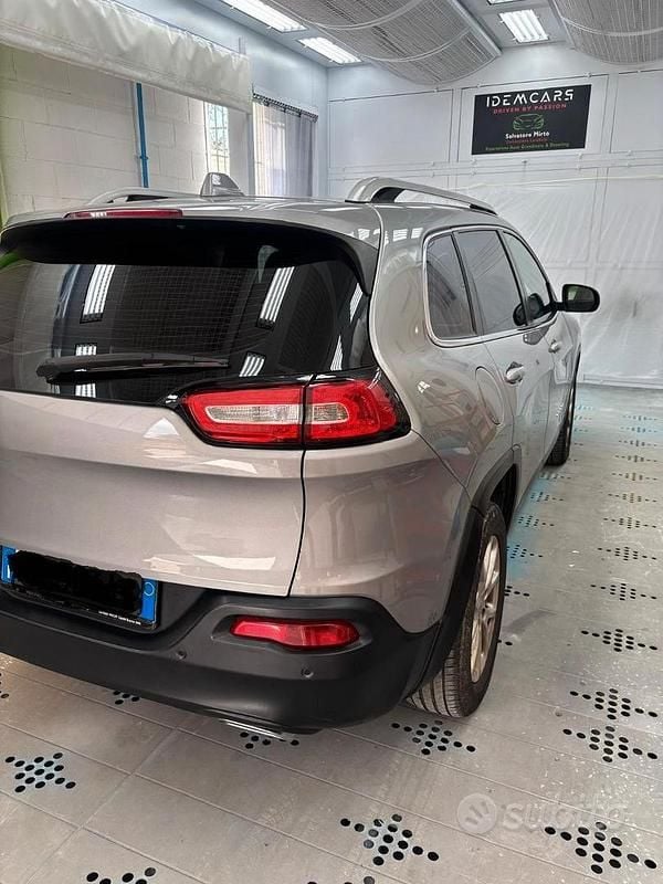 Second-hand Jeep Cherokee 185 CP (136 kW) 2016 Gri SUV
