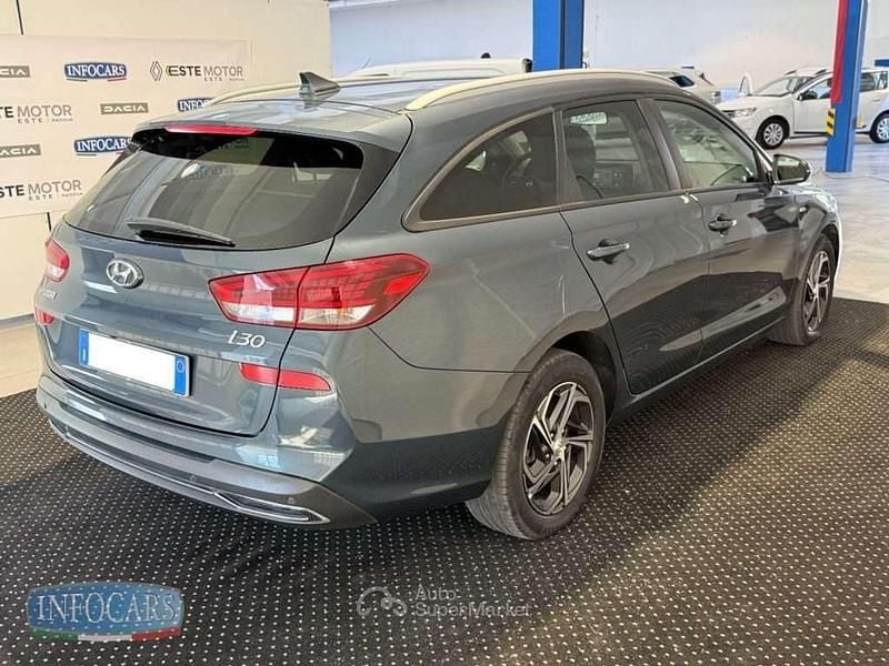 Usata Hyundai i30 Prime 120 CV (88 kW) 2023 Blu metallizzato Station wagon