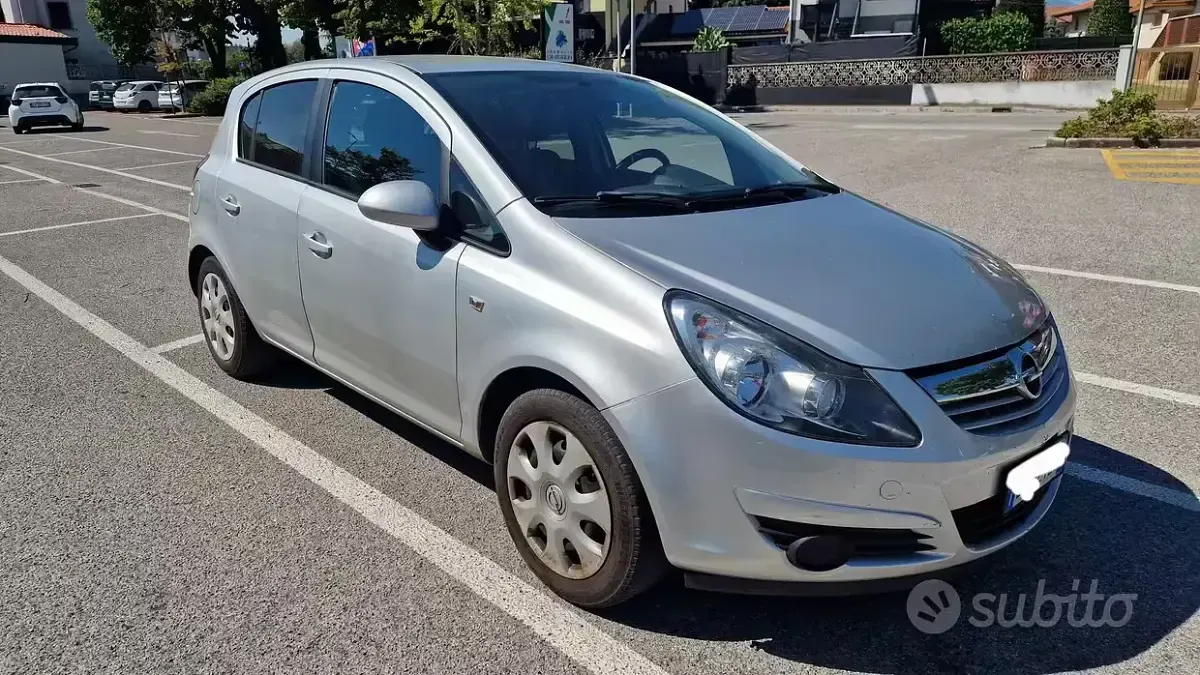 Usata Opel Corsa 75 CV (55 kW) 2010 Grigio Utilitaria