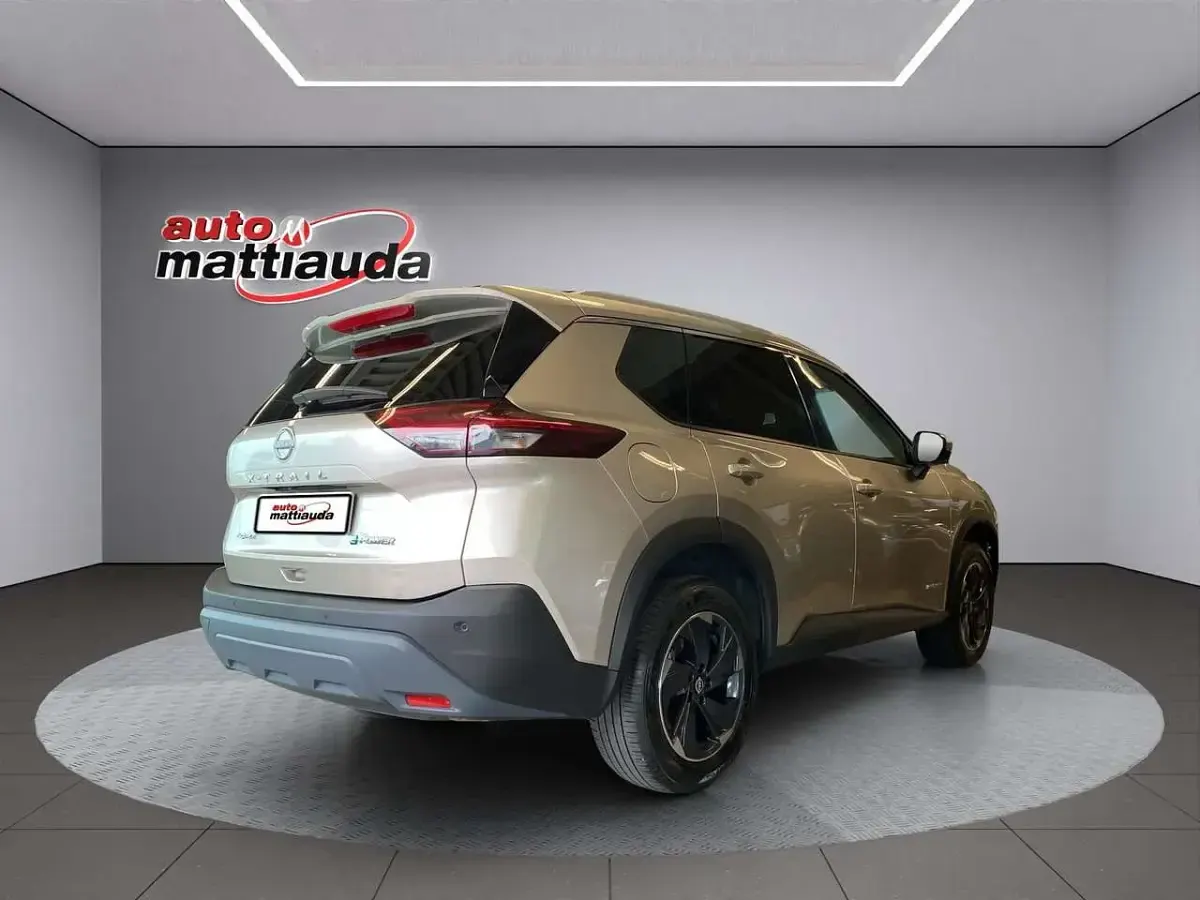 Usata Nissan X-Trail N-Connecta 213 CV (156 kW) 2025 Champagne SUV