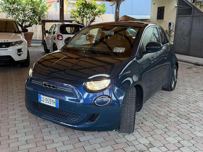 Usata Fiat 500e Opening Edition 42 kW (58 CV) 2020 Blu/azzurro Utilitaria