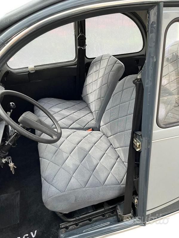 Usata Citroën 2CV Charleston 29 CV (21 kW) 1985 Rosso Berlina