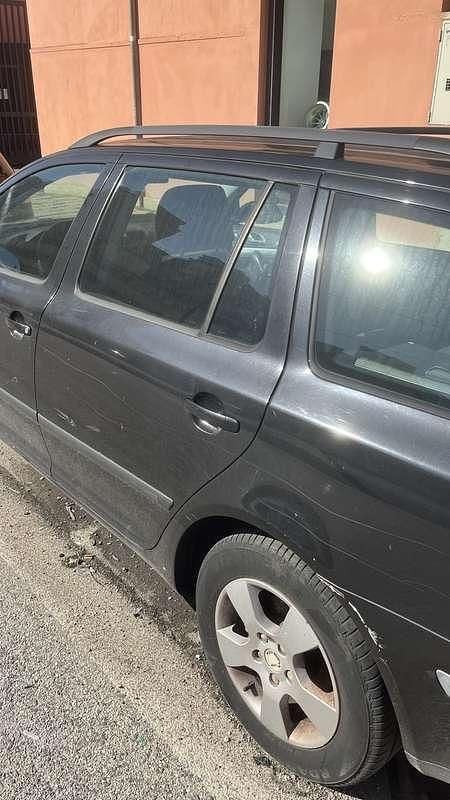Gebraucht Skoda Octavia Ambiente 105 PS (77 kW) 2008 Kombi