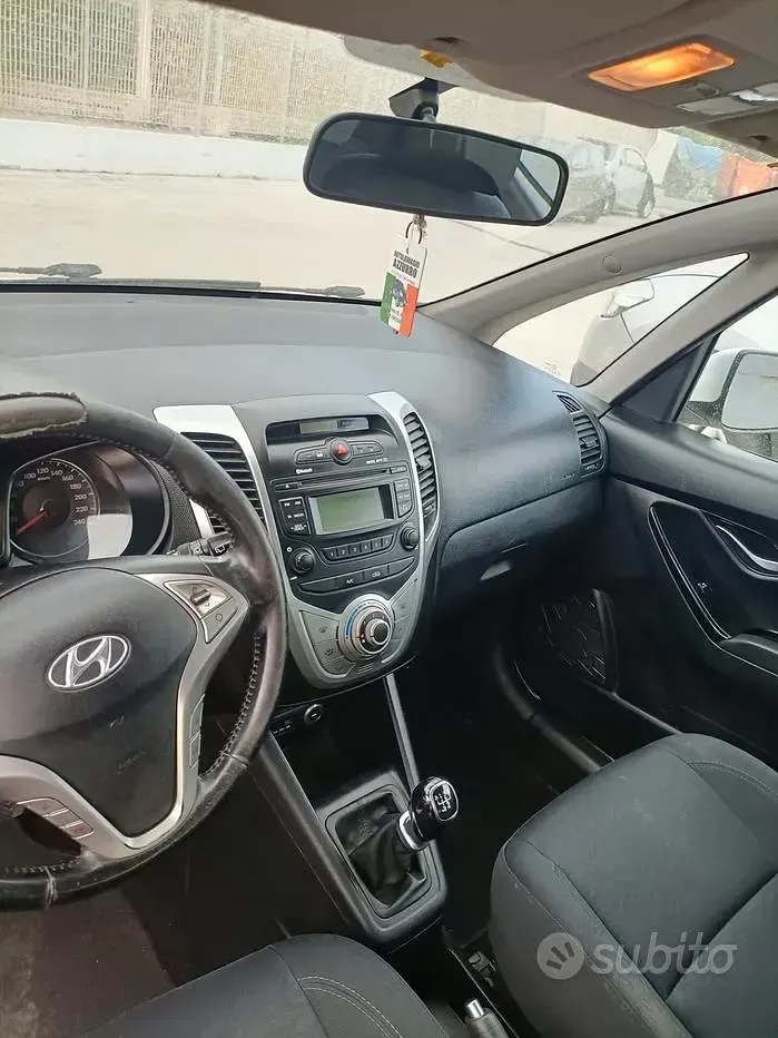 Usata Hyundai ix20 Comfort 88 CV (64 kW) 2015 Bianco Utilitaria