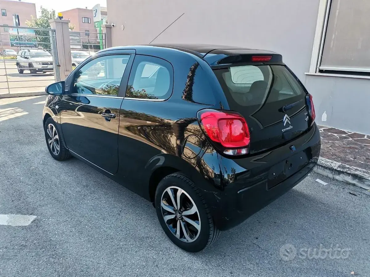 Second-hand Citroën C1 Shine 69 CP (50 kW) 2015 Negru Hatchback