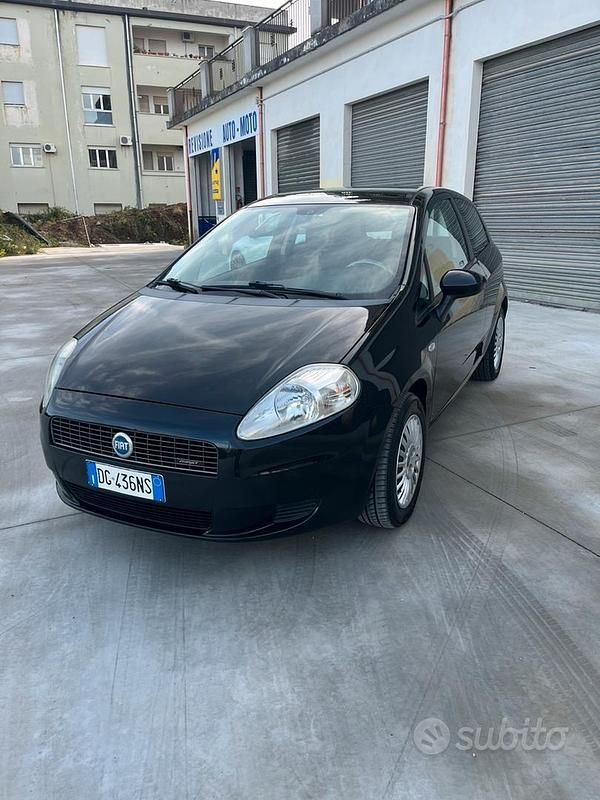 Usata Fiat Grande Punto 95 CV (69 kW) 2007 Nero Utilitaria