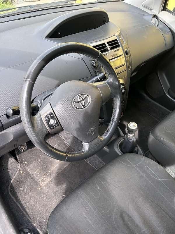 Usata Toyota Yaris 69 CV (50 kW) 2009 Utilitaria