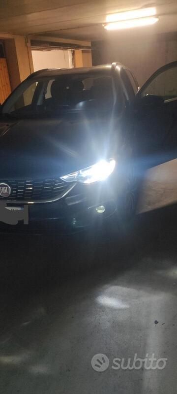 Blu Usata 2018 Fiat Tipo Station wagon | 9500 € (Buon prezzo) - Immagine 1/4