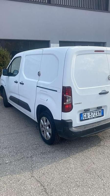 Usata Opel Combo 102 CV (75 kW) 2020 Bianco Monovolume