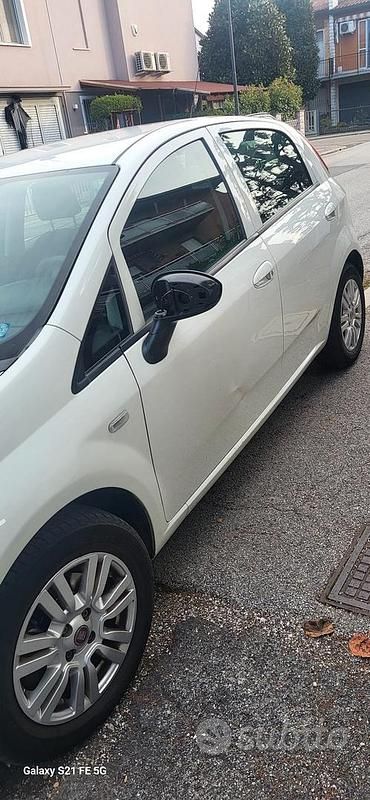 Usata Fiat Grande Punto 75 CV (55 kW) 2016 Bianco Utilitaria