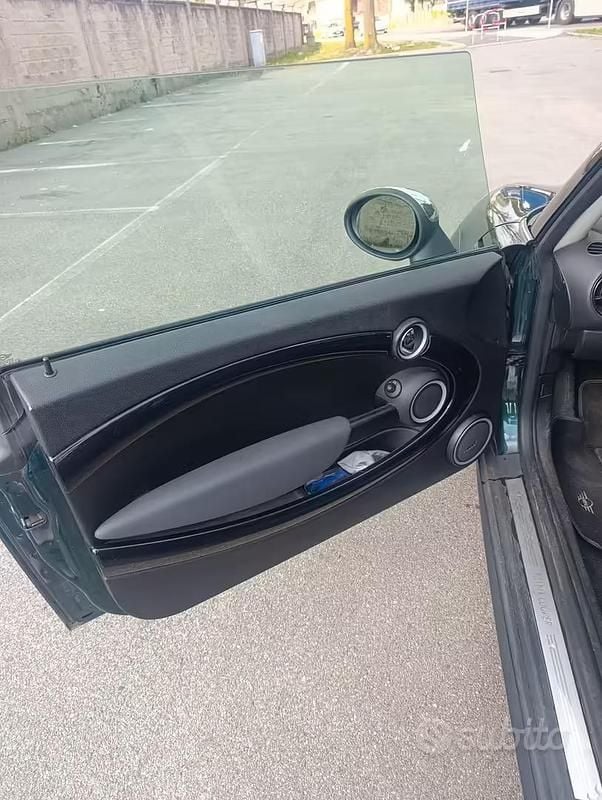 Usata Mini Cooper D 2009 Verde Utilitaria