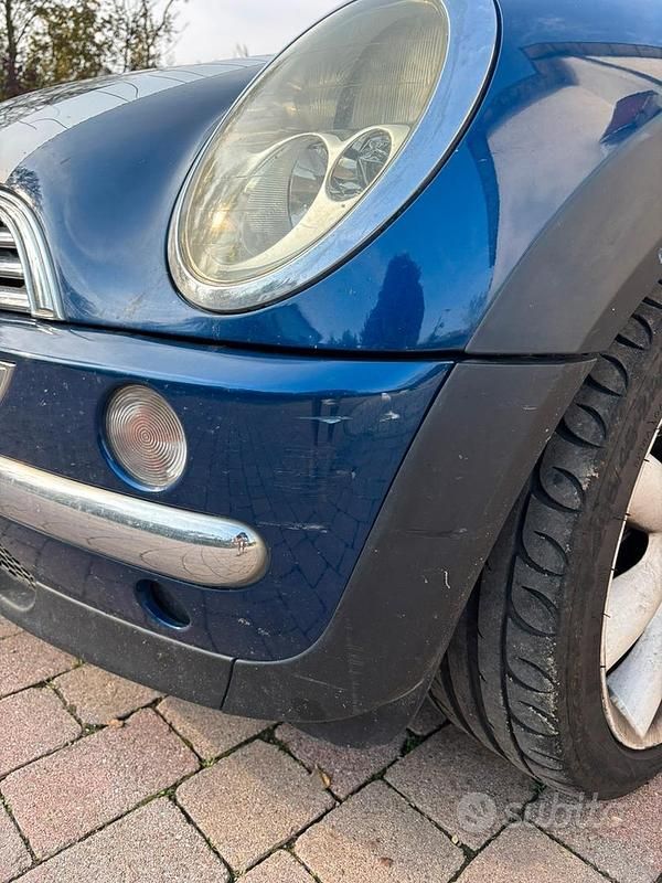 Usata Mini Cooper 116 CV (85 kW) 2004 Blu Utilitaria