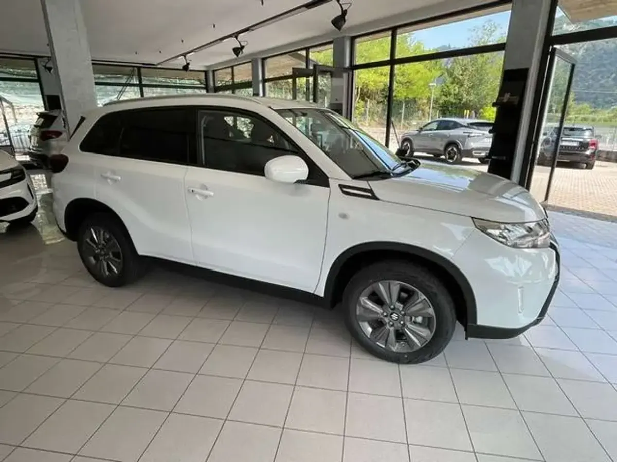 Nuova Suzuki Vitara Cool 110 CV (80 kW) 2026 Bianco SUV