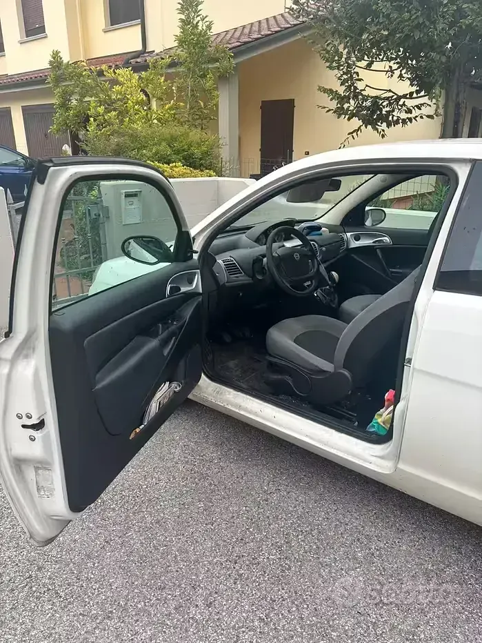 Usata Lancia Ypsilon 77 CV (56 kW) 2007 Bianco Utilitaria