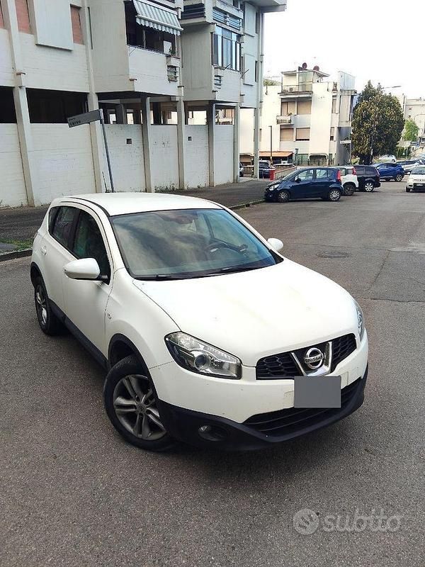 Usata Nissan Qashqai Acenta 131 CV (96 kW) 2011 Bianco SUV