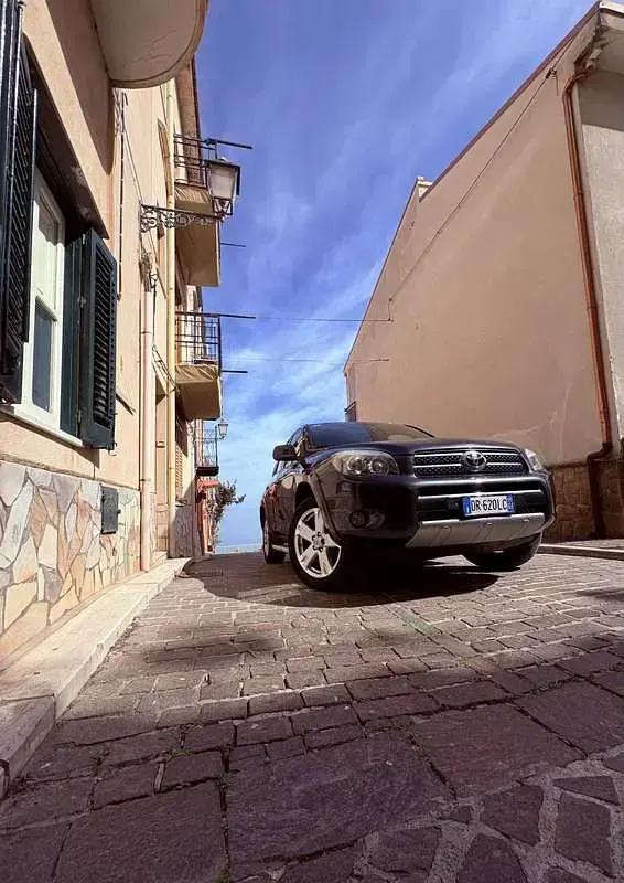 Usata Toyota RAV4 Premium 177 CV (130 kW) 2008 SUV