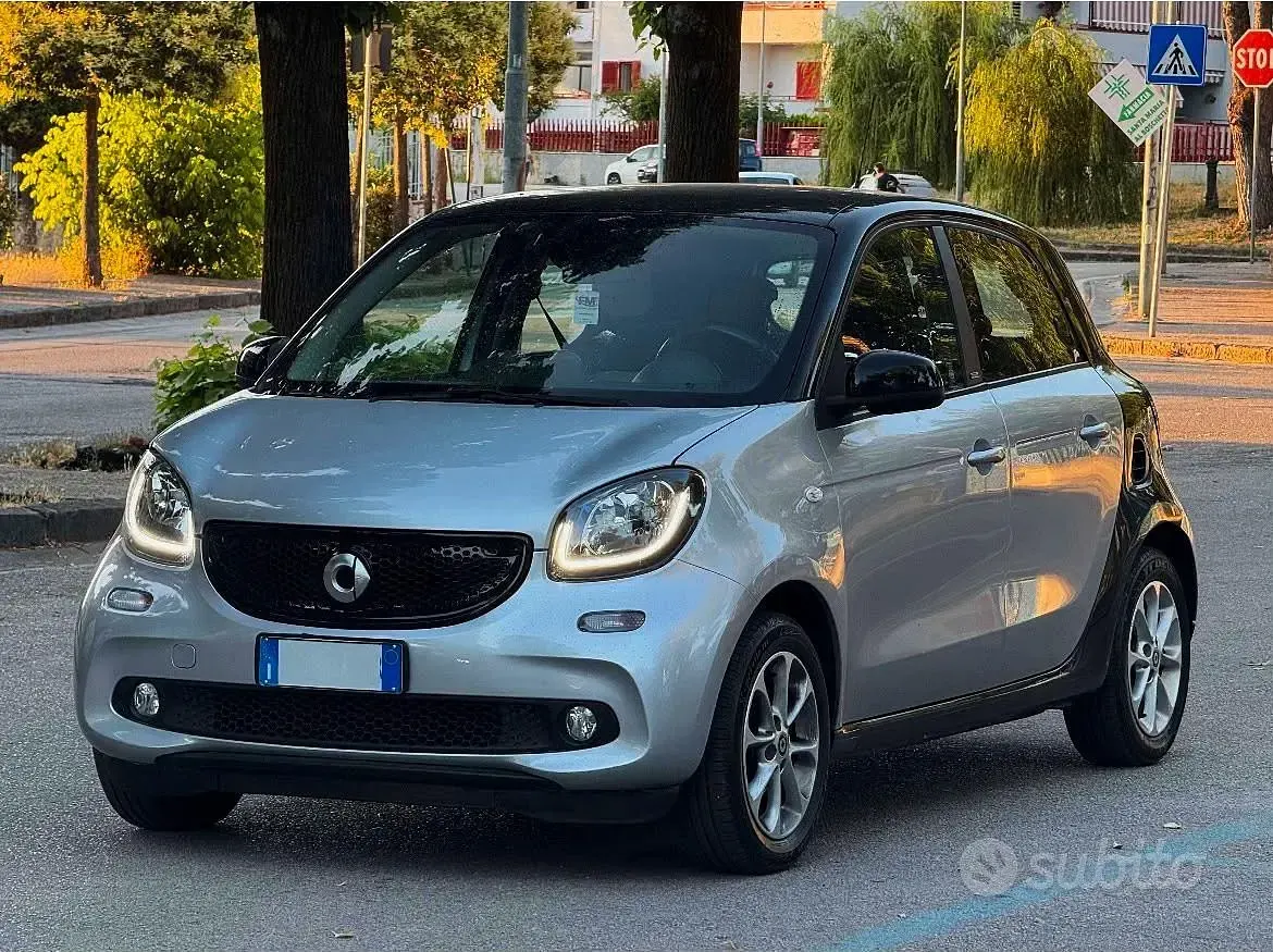 Usata Smart ForFour 71 CV (52 kW) 2016 Grigio Utilitaria