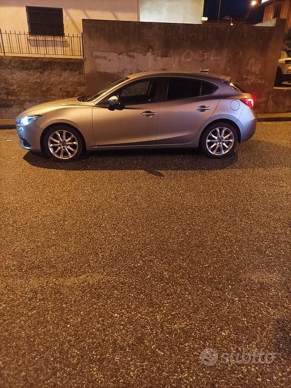 Usata Mazda 3 Exceed 105 CV (77 kW) 2017 Grigio Berlina