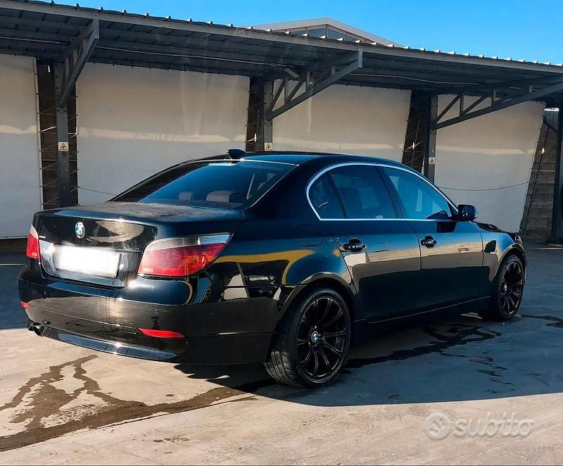 Usata BMW 520 163 CV (119 kW) 2007 Nero Berlina