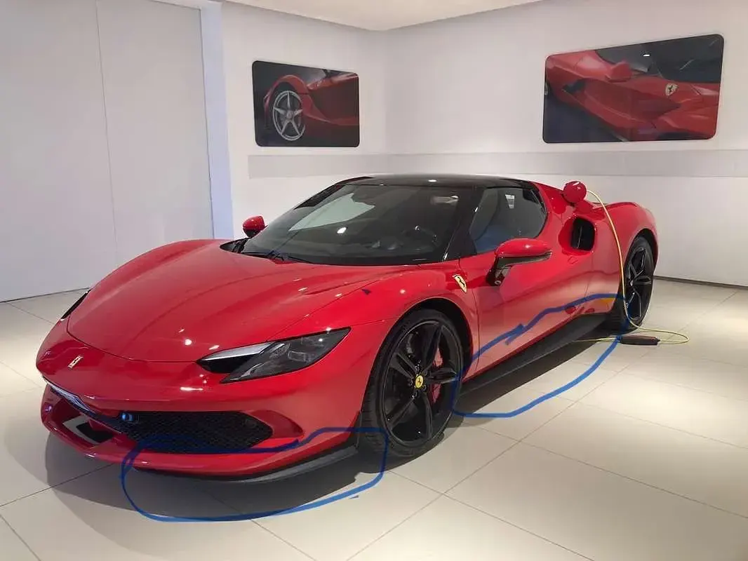 Usata Ferrari 296 663 CV (487 kW) 2023 Coupé