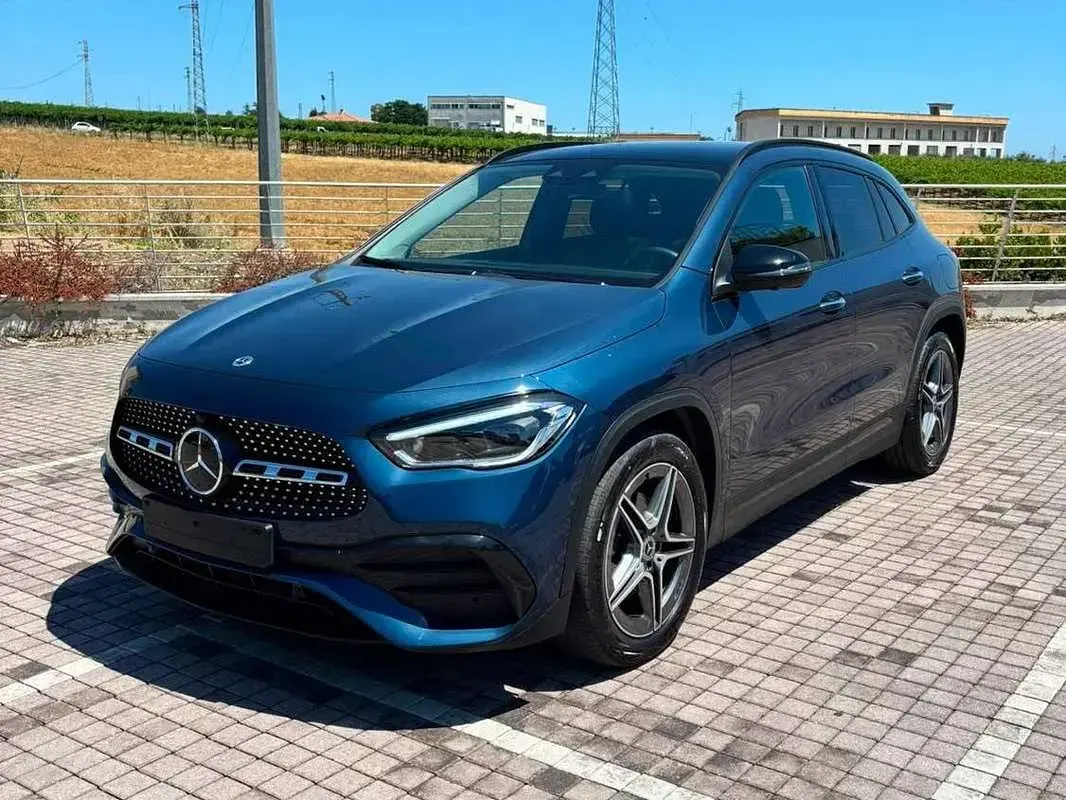 Usata Mercedes GLA200 Premium 163 CV (119 kW) 2022 Bluazzurro SUV