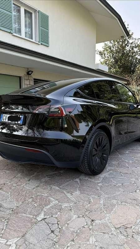 Usata Tesla Model Y RWD 127 kW (173 CV) 2024 Nero SUV