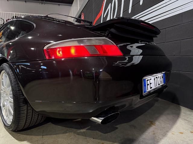 Usata Porsche 911 Carrera 4 300 CV (220 kW) 2001 Nero Coupé