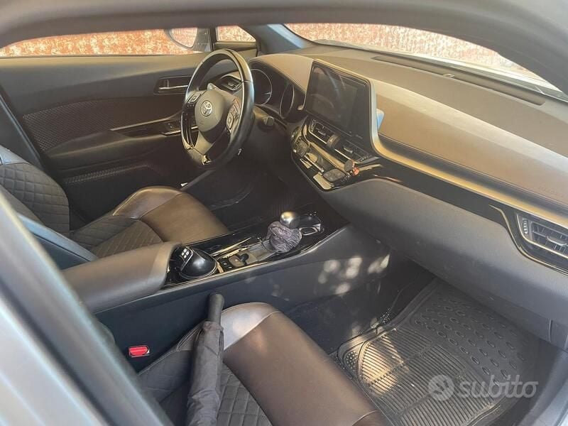 Usata Toyota C-HR Lounge 116 CV (85 kW) 2017 Grigio SUV