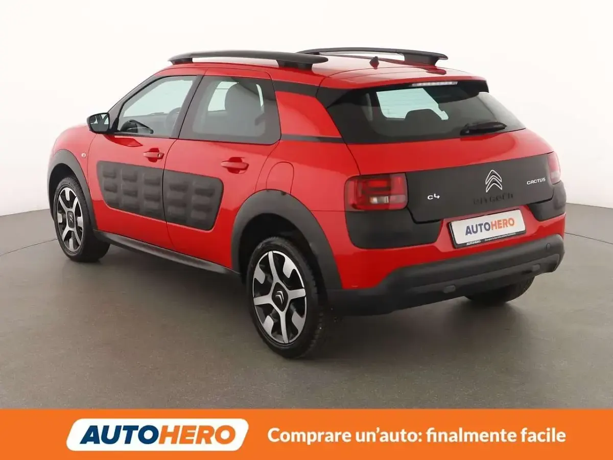 Usado Citroën C4 Feel 100 CV (73 kW) 2017 Rojo SUV