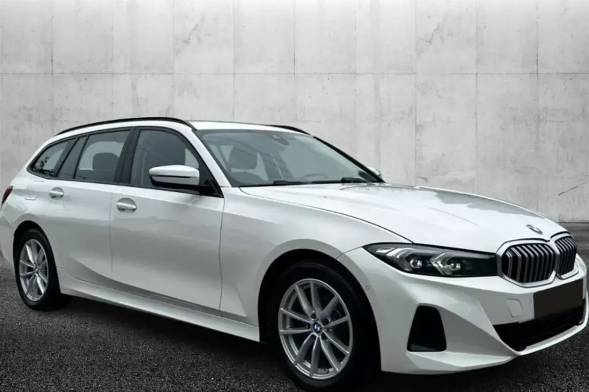 Usata BMW 318 156 CV (114 kW) 2024 Bianco Station wagon