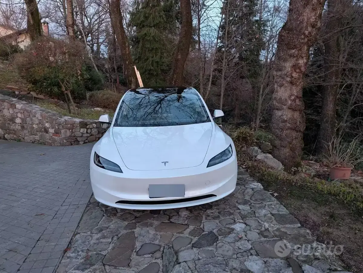 Usata Tesla Model 3 Long Range AWD 152 kW (208 CV) 2025 Bianco Berlina