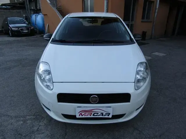 Usata Fiat Grande Punto 78 CV (57 kW) 2012 Bianco Utilitaria