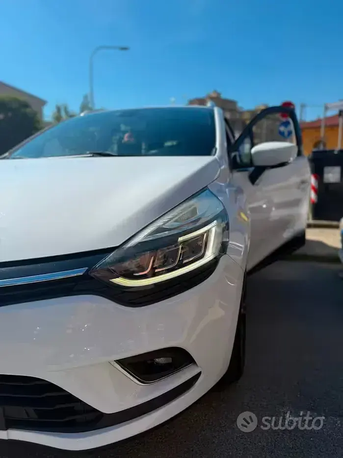Usata Renault Clio 90 CV (66 kW) 2017 Bianco Station wagon