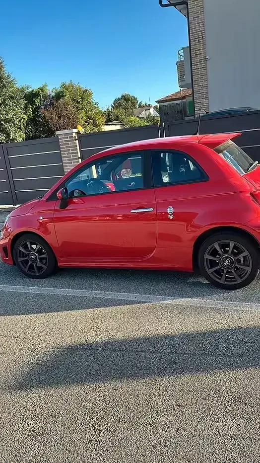 Usata Abarth 595 70th Anniversary 140 CV (102 kW) 2017 Rosso Utilitaria